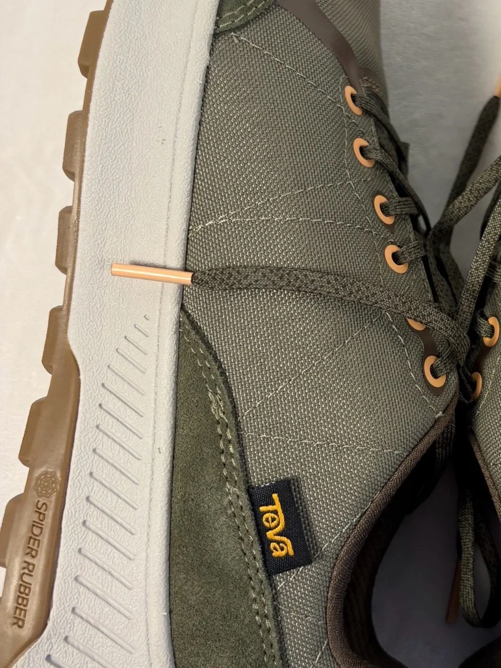 Teva Ellwood Women's Hiking Shoes Size 8.5 Olive Green Sneakers 1155271 NEW WOB